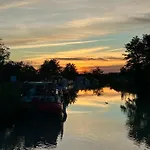 Entre Midi - -