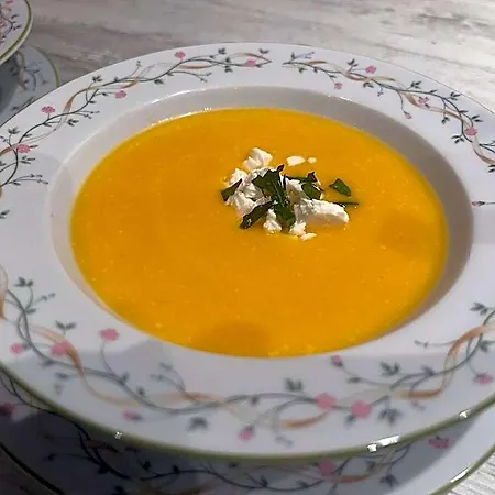 Alojamento de Acomodação e Pequeno-almoço Entre Midi - - 4*